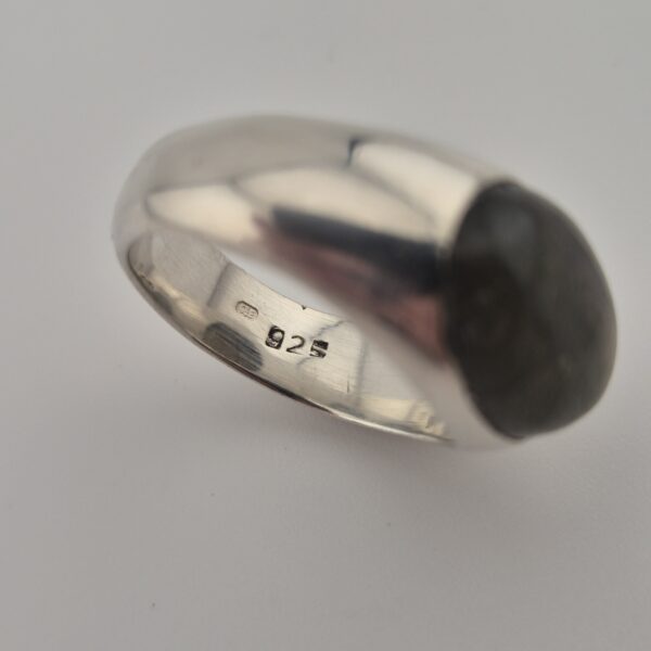 12458 Vintage 925 Sterling Silver Ring — Labradorite