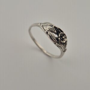 Vintage 925 Sterling Silver Ring — Floral Openwork Design