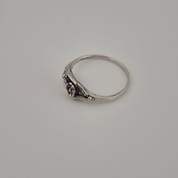 Vintage 925 Sterling Silver Ring — Floral Openwork Design