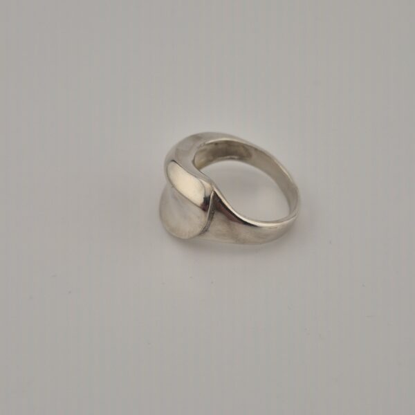 Vintage 925 Sterling Silver Ring — Sculptural Design