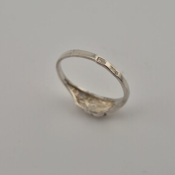 Vintage 925 Sterling Silver Ring — Flowing Line Design