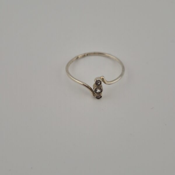 Vintage 925 Sterling Silver Ring — Three Zirconia