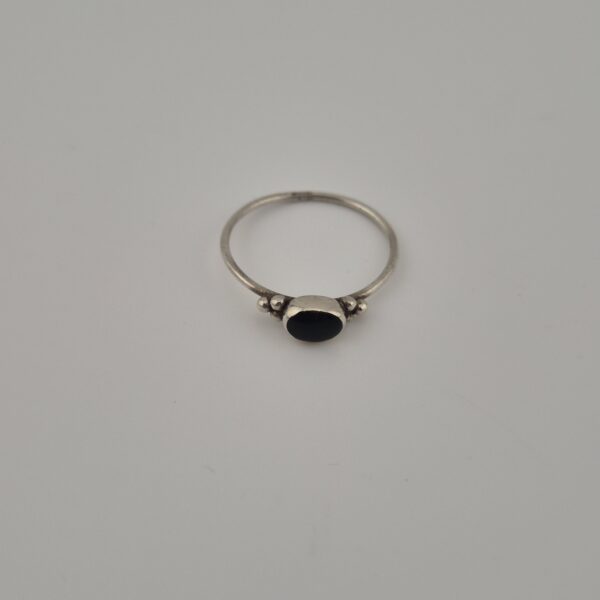 2026/07/15099-scaled.jpg Vintage 925 Sterling Silver Ring — Minimalist Black Onyx