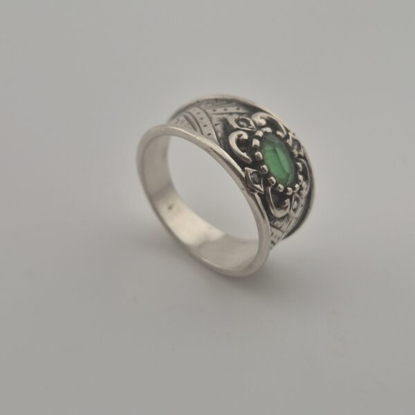 Vintage 925 Sterling Silver Ring — Green Tourmaline