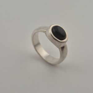 Vintage 925 Sterling Silver Ring — Oval Black Onyx