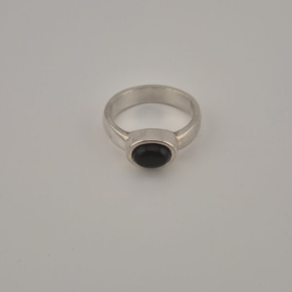 Vintage 925 Sterling Silver Ring — Oval Black Onyx