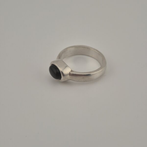 Vintage 925 Sterling Silver Ring — Oval Black Onyx