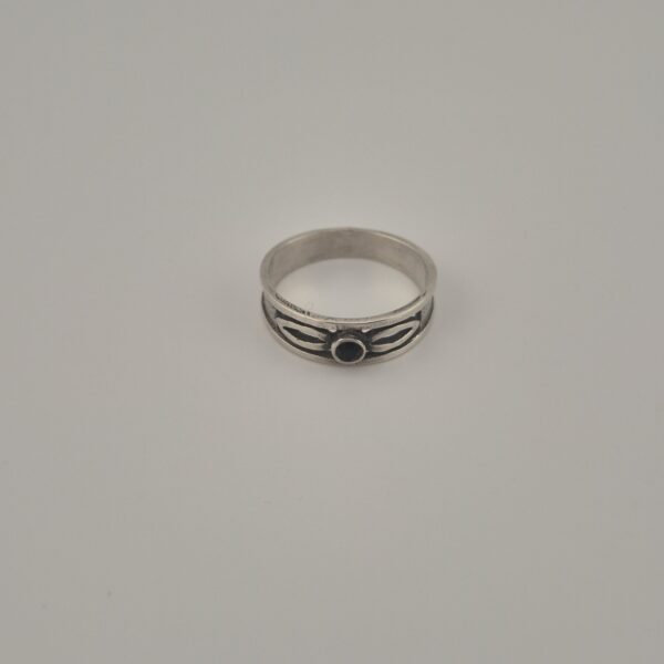 Vintage 925 Sterling Silver Ring — Faceted Black Onyx