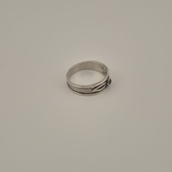 Vintage 925 Sterling Silver Ring — Faceted Black Onyx