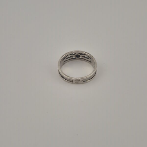Vintage 925 Sterling Silver Ring — Faceted Black Onyx