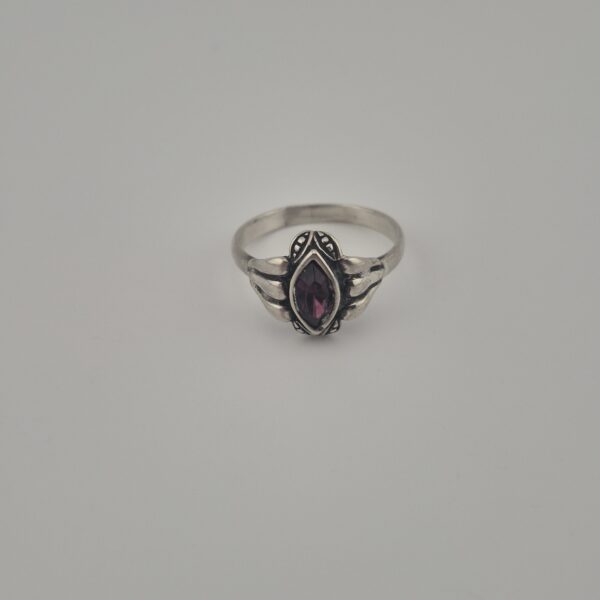 Vintage 925 Sterling Silver Ring — Amethyst