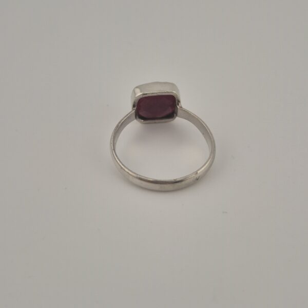 Vintage 925 Sterling Silver Faceted Garnet Ring