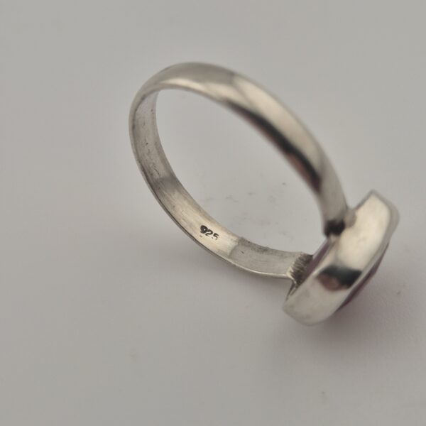 Vintage 925 Sterling Silver Faceted Garnet Ring