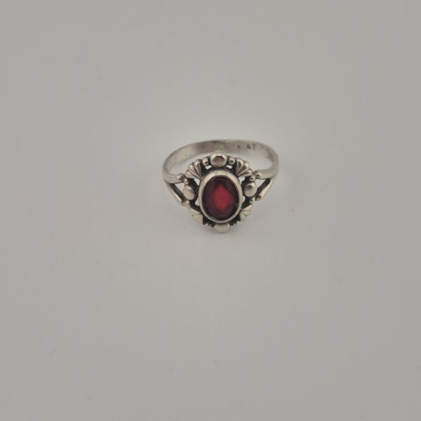 Vintage 830 Silver Garnet Ring