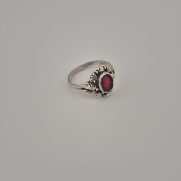 Vintage 830 Silver Garnet Ring