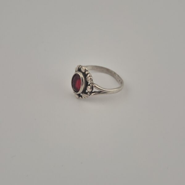 Vintage 830 Silver Garnet Ring