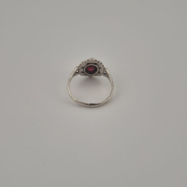 Vintage 830 Silver Garnet Ring