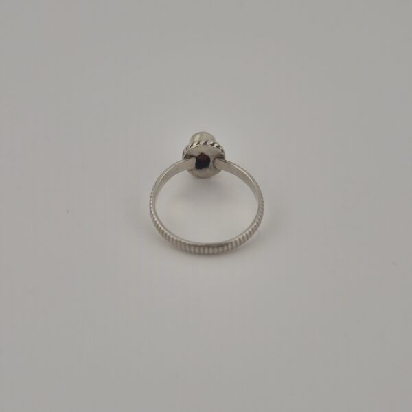 Vintage 925 Sterling Silver Garnet Ring