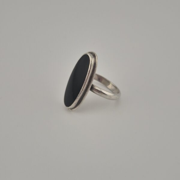 Vintage 925 Sterling Silver Oval Black Onyx Ring