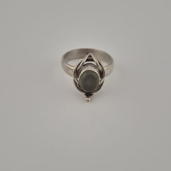 Vintage 925 Sterling Silver Ring with Natural Moonstone