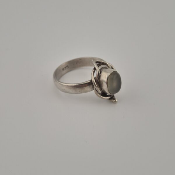 Vintage 925 Sterling Silver Ring with Natural Moonstone