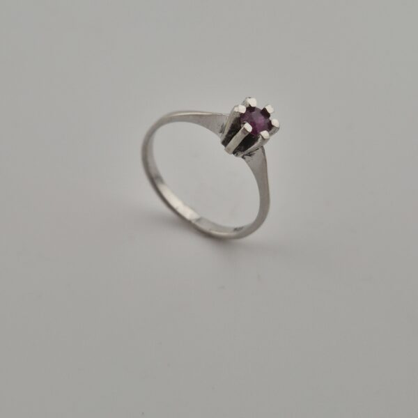 Vintage 925 Sterling Silver Ring with Faceted Amethyst
