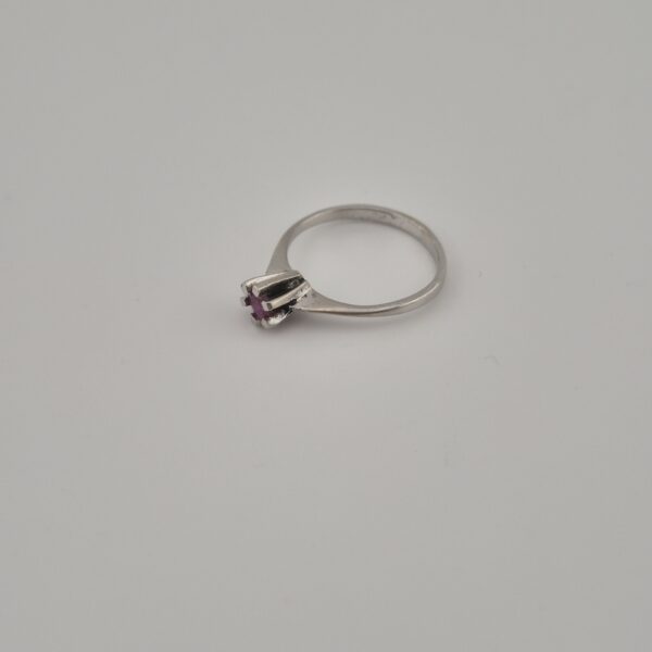 Vintage 925 Sterling Silver Ring with Faceted Amethyst