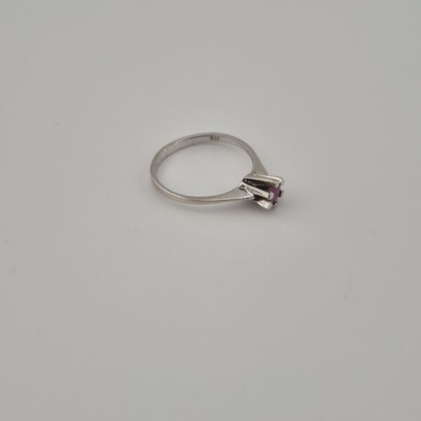 Vintage 925 Sterling Silver Ring with Faceted Amethyst