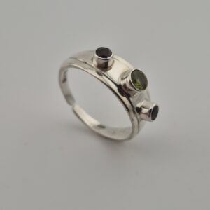 2026/08/16309-scaled.jpg Unique Vintage 925 Sterling Silver Ring with Peridot, Amethyst & Garnet