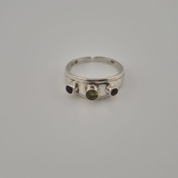 Unique Vintage 925 Sterling Silver Ring with Peridot, Amethyst & Garnet