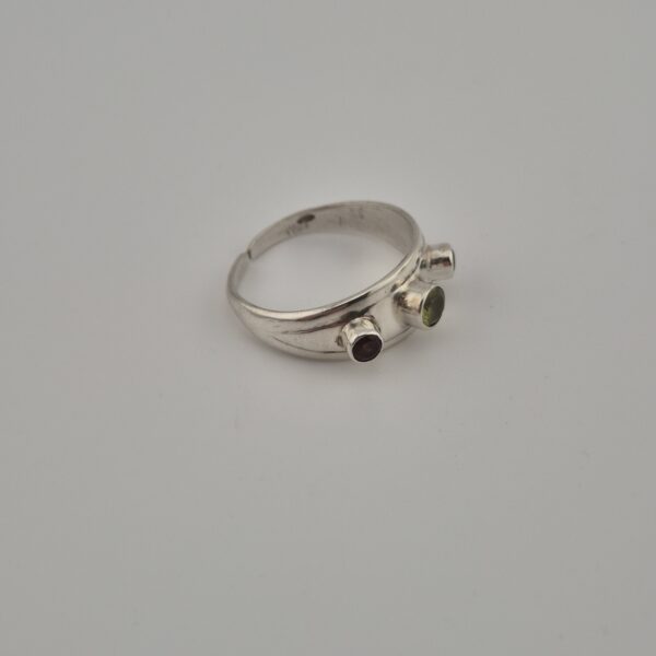Unique Vintage 925 Sterling Silver Ring with Peridot, Amethyst & Garnet