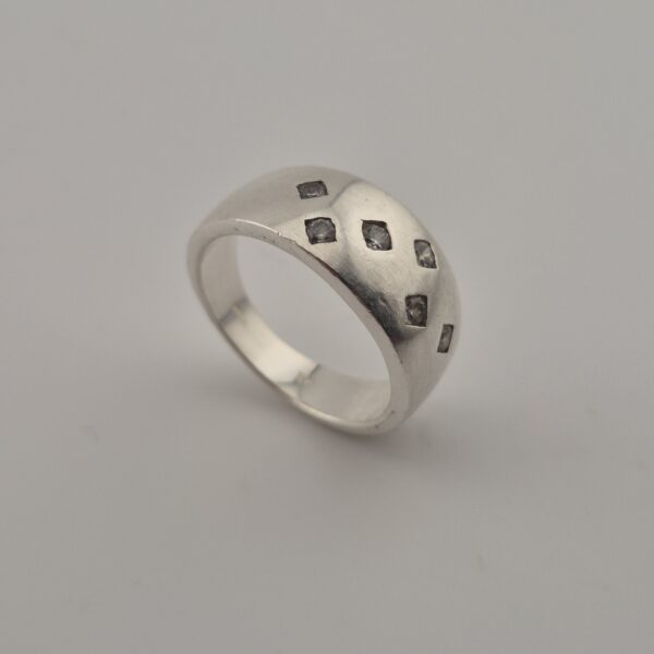 Vintage 925 Sterling Silver Zirconia Band Ring