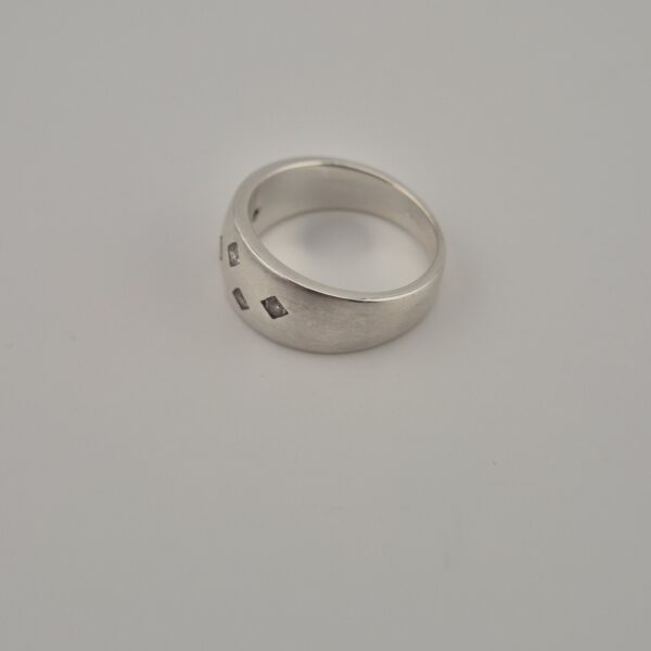 Vintage 925 Sterling Silver Zirconia Band Ring