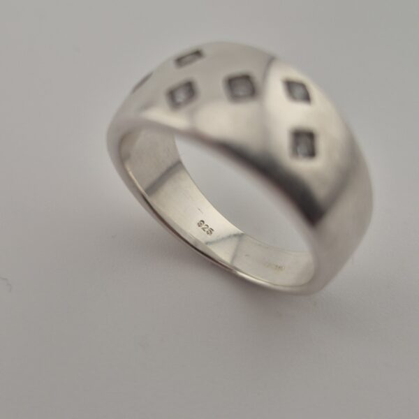 Vintage 925 Sterling Silver Zirconia Band Ring