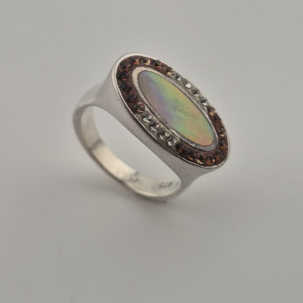 Vintage 925 Sterling Silver Mother of Pearl & Zirconia Ring